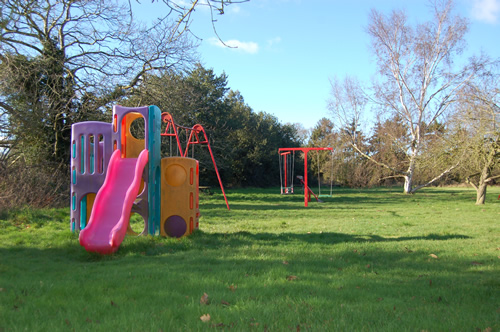 Large child friendly garden @ The Hurdlemakers Arms